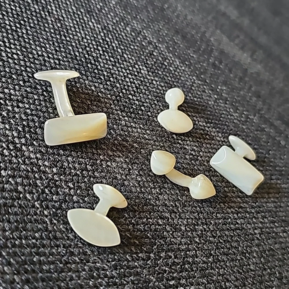 5 Mismatch Antique Mother of Pearl Cuff Links💎